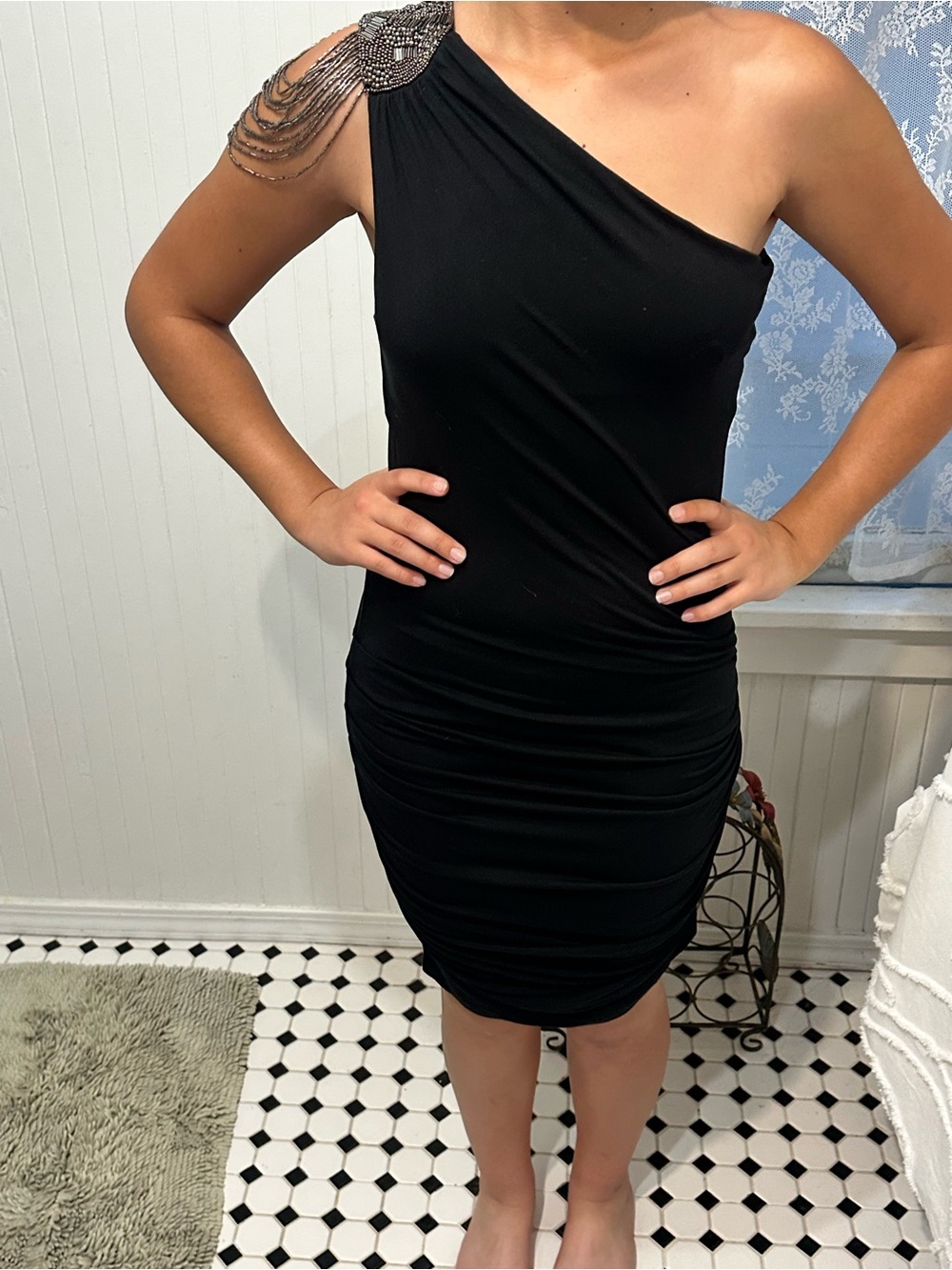 Tart Black One-Shoulder Cocktail Dress with Beaded Chain Shoulder